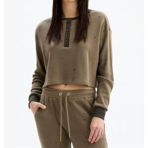 NEW CHRLDR juliette stars oversized crop henley long sleeve top in olive